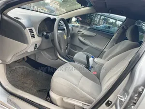 Toyota Corolla 2010 Silver