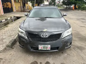 Toyota Camry XLE 4dr Sedan (2.4 4cyl 5A) 2008 Gray