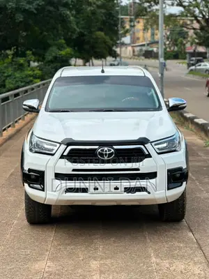 Toyota Hilux 2017 White