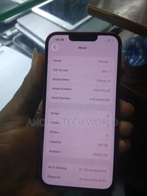 Apple iPhone 13 256 GB Red
