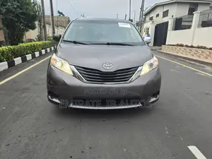 Toyota Sienna LE 8 Passenger 2011 Gray
