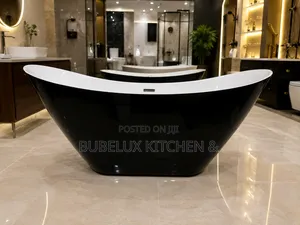 Luxury Freestanding Bathtub – Modern Black White Elegance