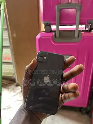 New Apple iPhone 11 64 GB Black