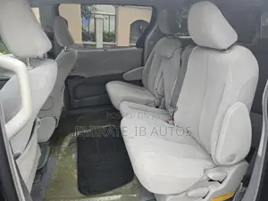 Toyota Sienna LE 8 Passenger 2011 Gray