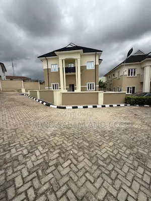 4bdrm Duplex in Agodi for sale
