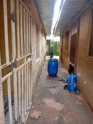 1bdrm Room & Parlour in Akara Junction, Oshimili South for rent