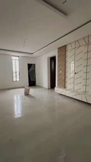 5bdrm Duplex in Osapa london for sale