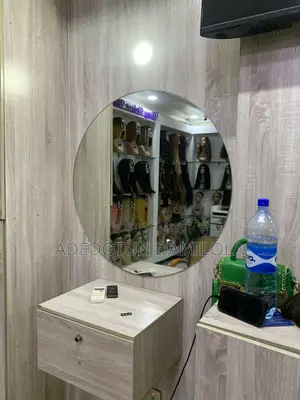 Salon Mirror