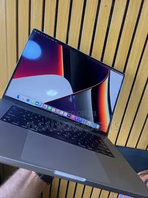 Laptop Apple MacBook Pro 2021 M1 16GB Apple M1 Pro SSD 512GB