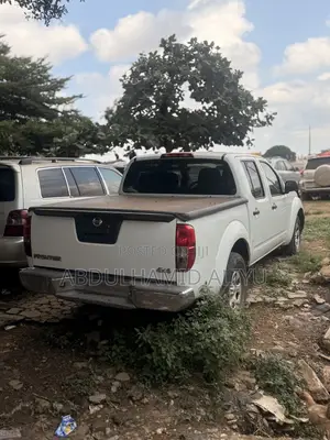 Nissan Frontier 2014 White