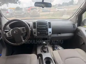 Nissan Frontier 2014 White