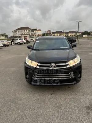 Toyota Highlander XLE 4x4 V6 (3.5L 6cyl 8A) 2017 Black