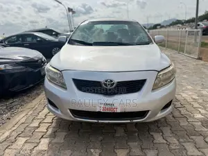 Toyota Corolla LE 4dr Sedan (1.8L 4cyl 4A) 2010 Silver