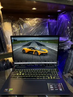 Laptop MSI 16GB AMD Ryzen 9 SSD 1T