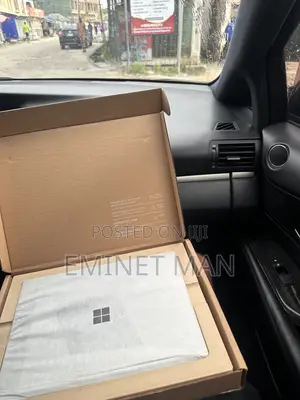 New Laptop Microsoft Surface 16GB Intel Core i7 HDD+SSD 256GB