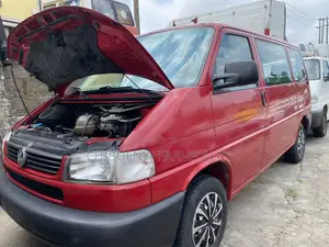 Volkswagen Transporter 2004 Red