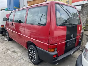 Volkswagen Transporter 2004 Red