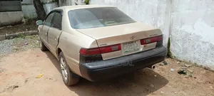 Toyota Camry 2009 Gold