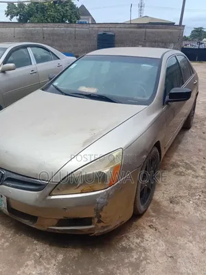 Honda Accord 2005 Gold