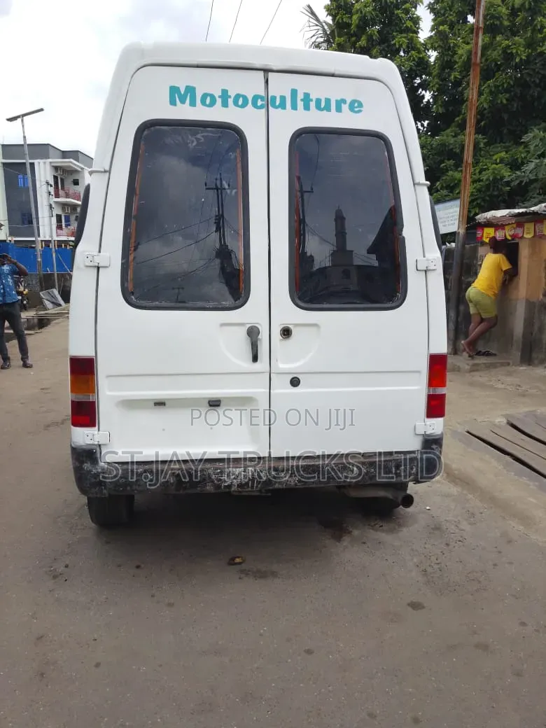 Ford Transit 2004 White