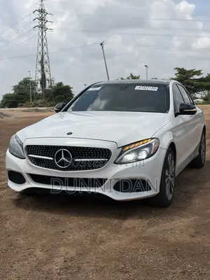 Mercedes-Benz C300 Luxury 4dr AWD 4Matic Sedan (2.0L 4cyl 7A) 2015