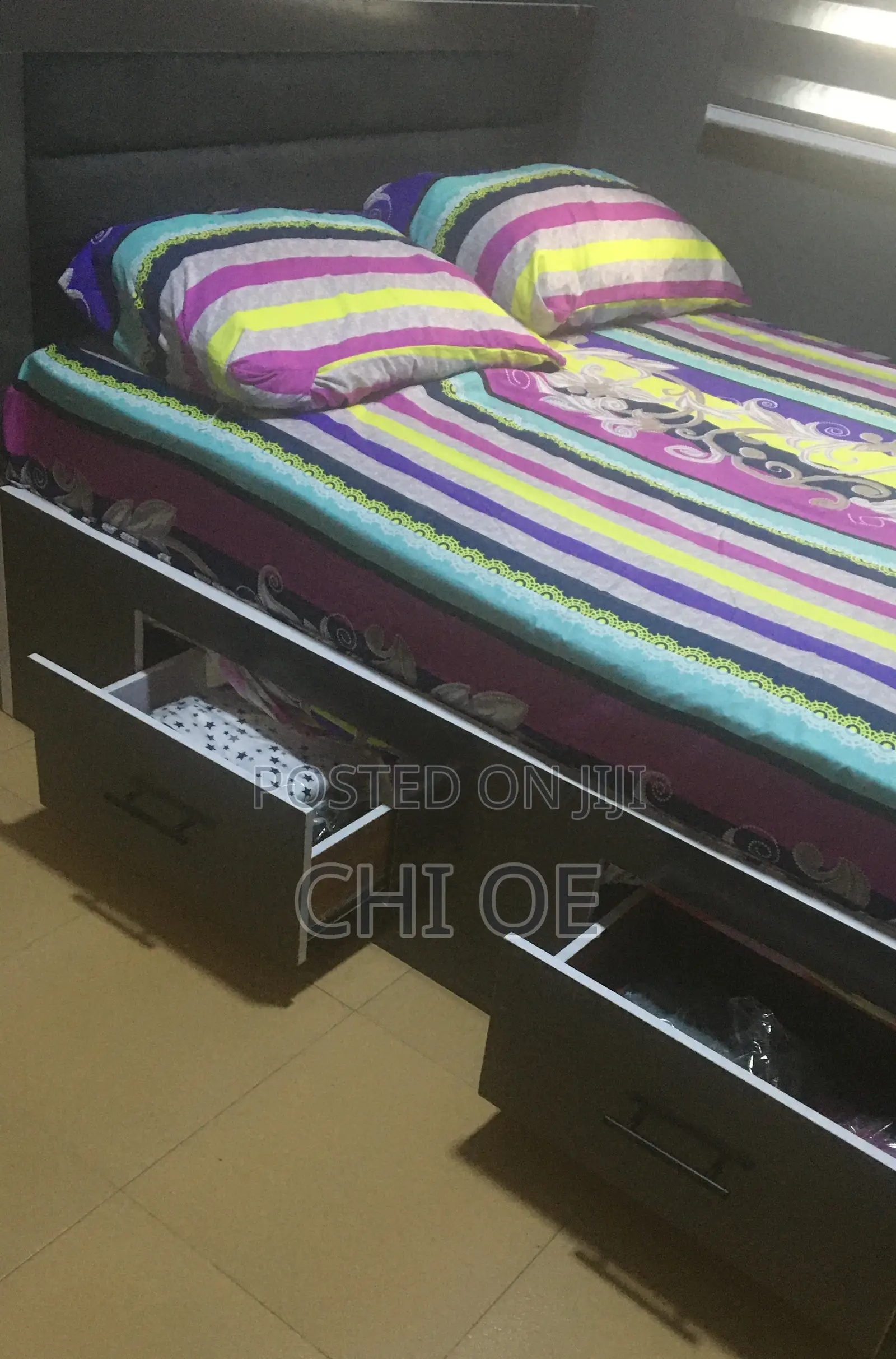 4.5 by 6 Bed Frame With Storage Drawers