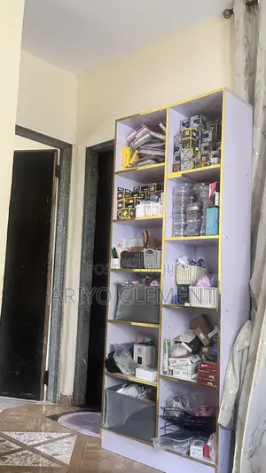 Neatly Used Shelf