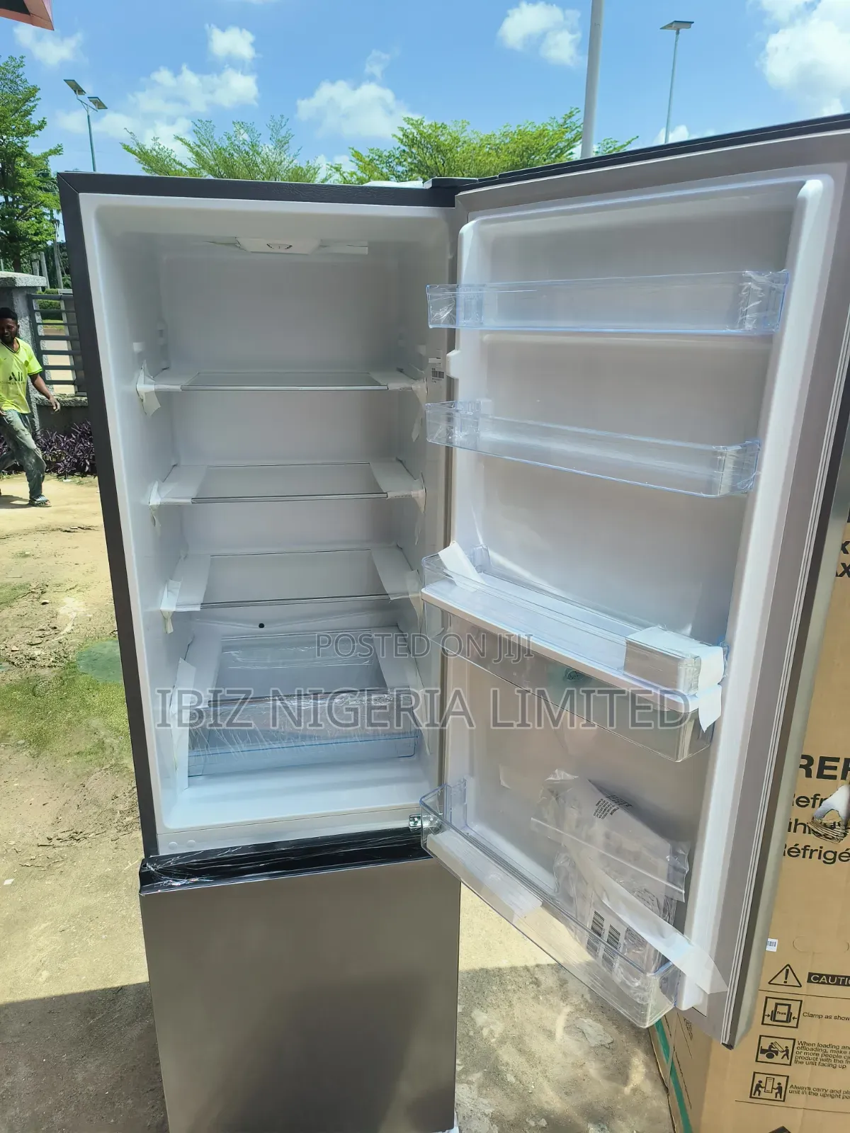 Hisense 268l Refrigerator ( Bottom Freezer)