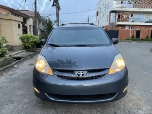Toyota Sienna LE AWD 2009 Blue