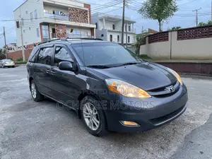 Toyota Sienna LE AWD 2009 Blue