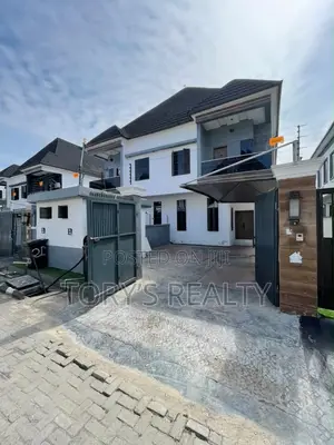 4bdrm Duplex in Chevron for sale