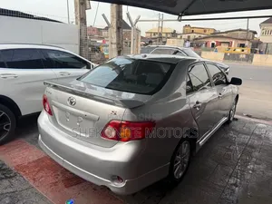 Toyota Corolla 2010 Silver