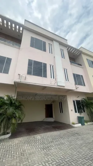 4bdrm Duplex in Agungi for rent