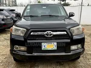 Toyota 4-Runner Limited 2WD 2010 Black