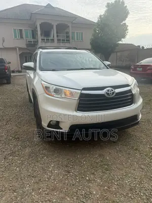 Toyota Highlander XLE V6 4x4 (3.5L 6cyl 6A) 2016 White