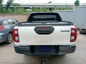 Toyota Hilux 2021 White