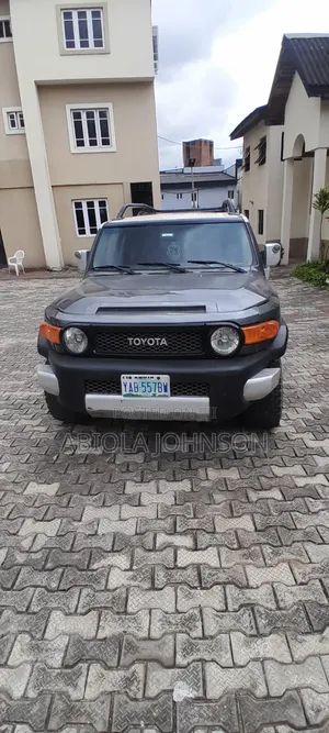Toyota FJ Cruiser 2008 Brown