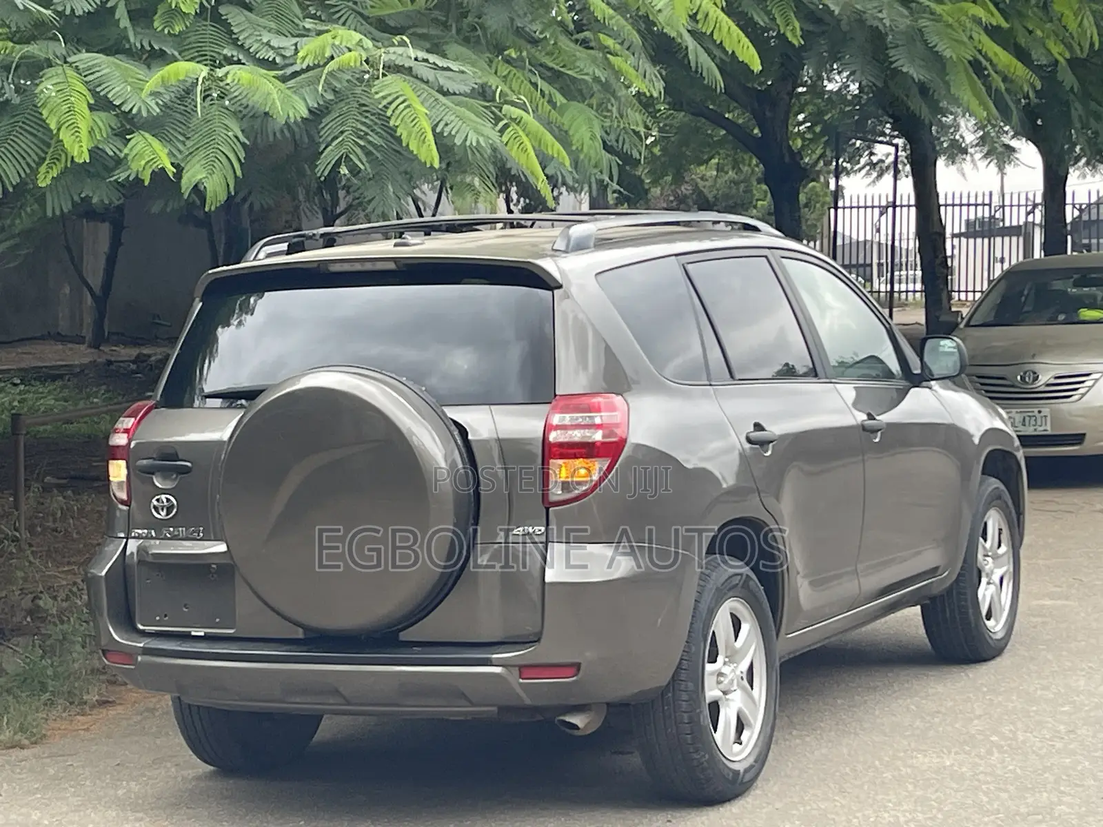 Toyota RAV4 2.5 2010 Gray