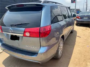 Toyota Sienna XLE 4WD 2007 Blue