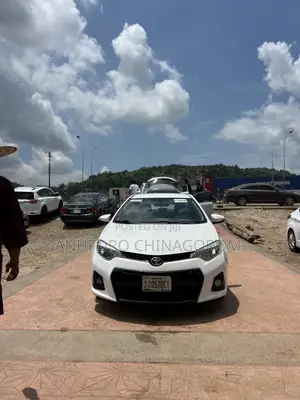 Toyota Corolla 2015 White