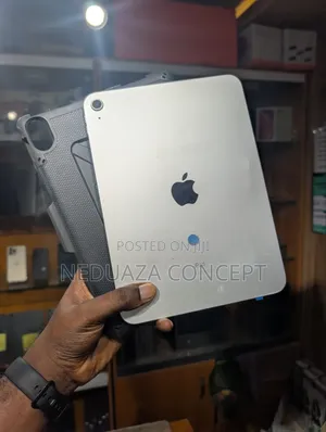 Apple iPad 10.2 (2021) 64 GB Silver