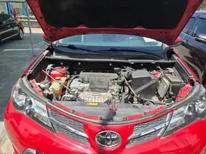 Toyota RAV4 XLE 4dr SUV AWD (2.5L 4cyl 6A) 2014 Red