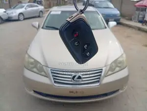Lexus ES 350 2010 Gold