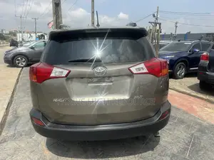 Toyota RAV4 XLE FWD (2.5L 4cyl 6A) 2013 Gray