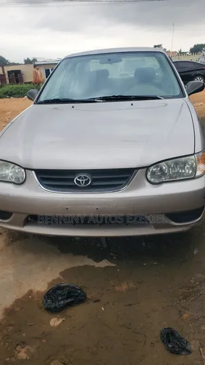 Toyota Corolla 2002 Gold