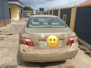 Toyota Camry LE 4dr Sedan (2.4L 4cyl 5A) 2007 Gold