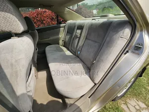 Toyota Camry 2005 Gold