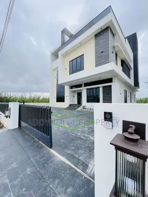6bdrm Duplex in Northern Foreshore, Chevron for sale
