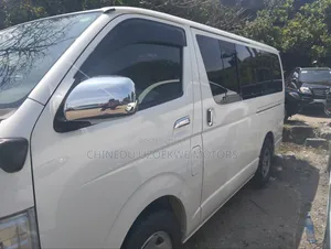 Toyota HiAce 2014 White