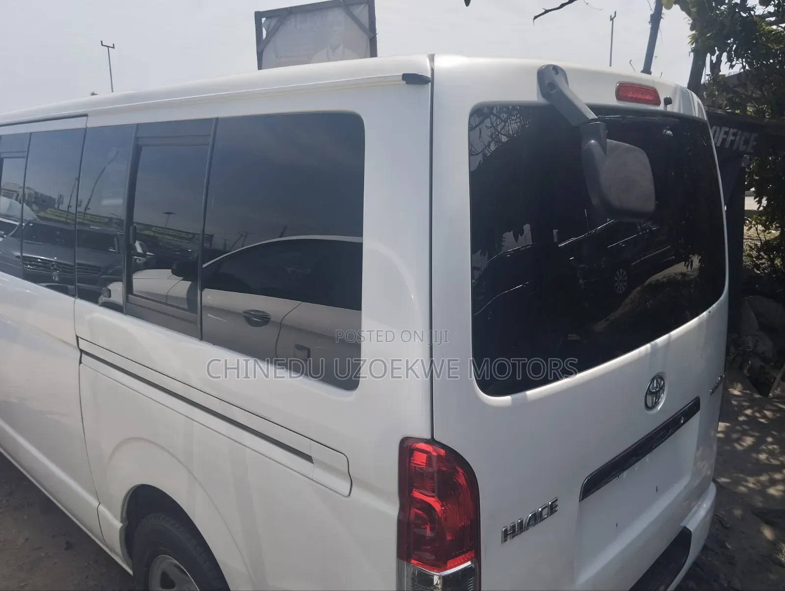 Toyota HiAce 2014 White